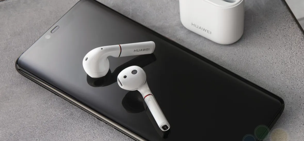 Наушники от Huawei будут практичнее, чем AirPods. Они смогут заряжаться от смартфона
