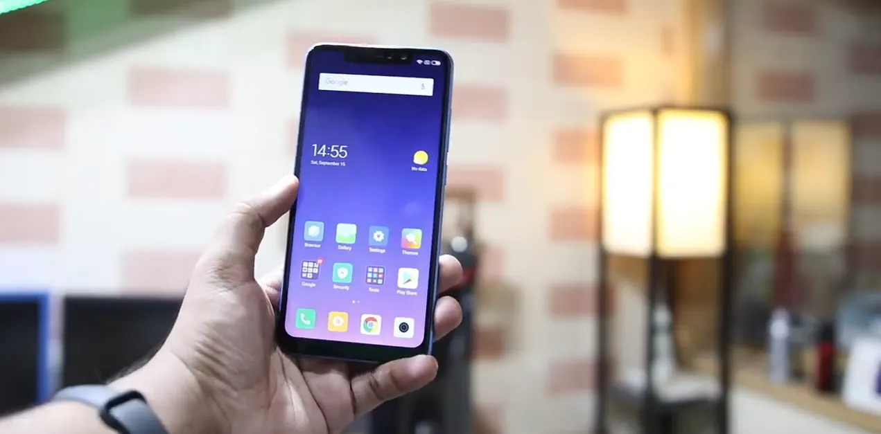 У Xiaomi вышел убийца iPhone XR. Он дешевле почти в 4 раза