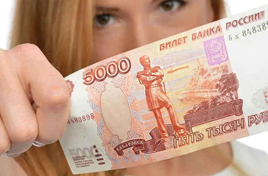 Женщина потребовала у таксиста сдачу с 5 тысяч. Водитель красиво отомстил