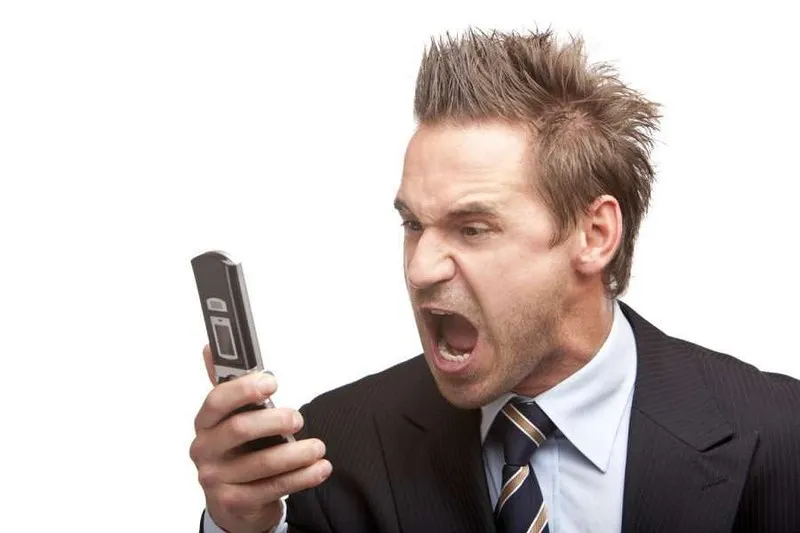 iPhone сможет сам отвечать на звонки и SMS. Коллекторы насторожились