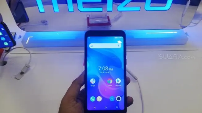 Meizu представила смартфон С9 на чистом Android. Он феерически дешевый