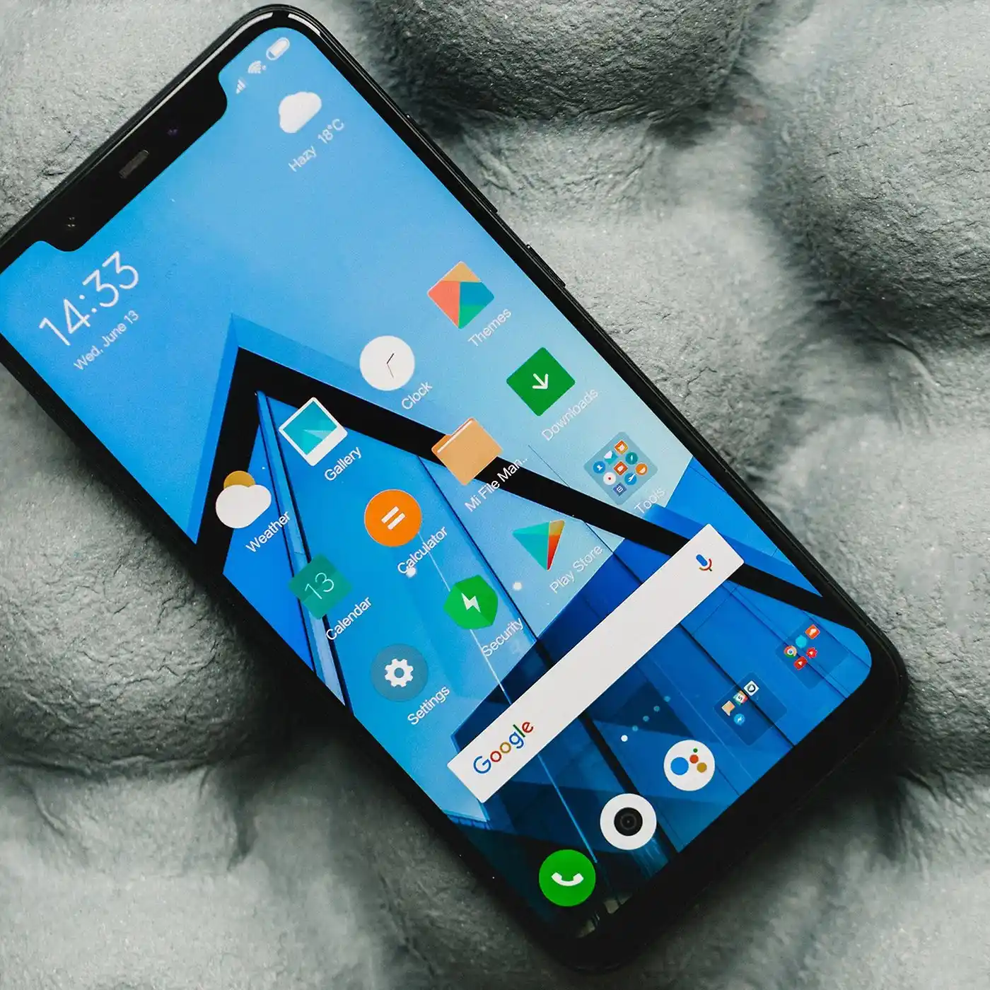 Почему Xiaomi Mi 8 – лучший флагман для России