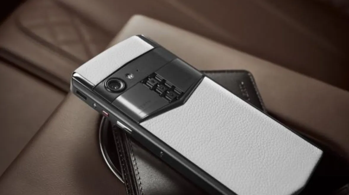 Vertu не умерла – она представила новый смартфон за миллион рублей