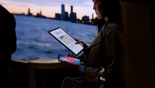 iPad Pro 2018 – это пауэрбанк. Им можно заряжать iPhone и всякую мелочь
