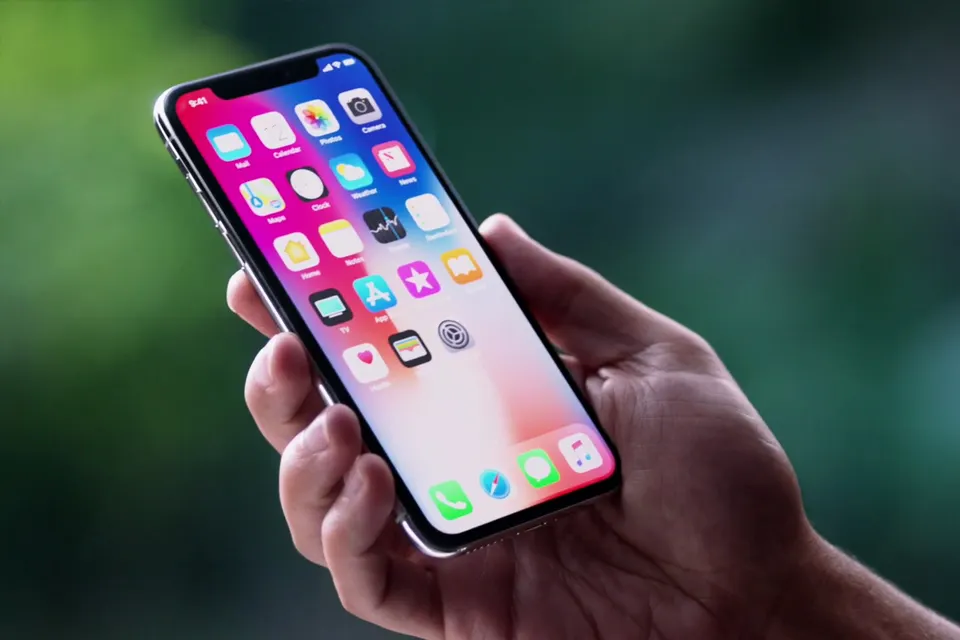Капитально подешевел топовый iPhone X. Надо брать – потом он исчезнет