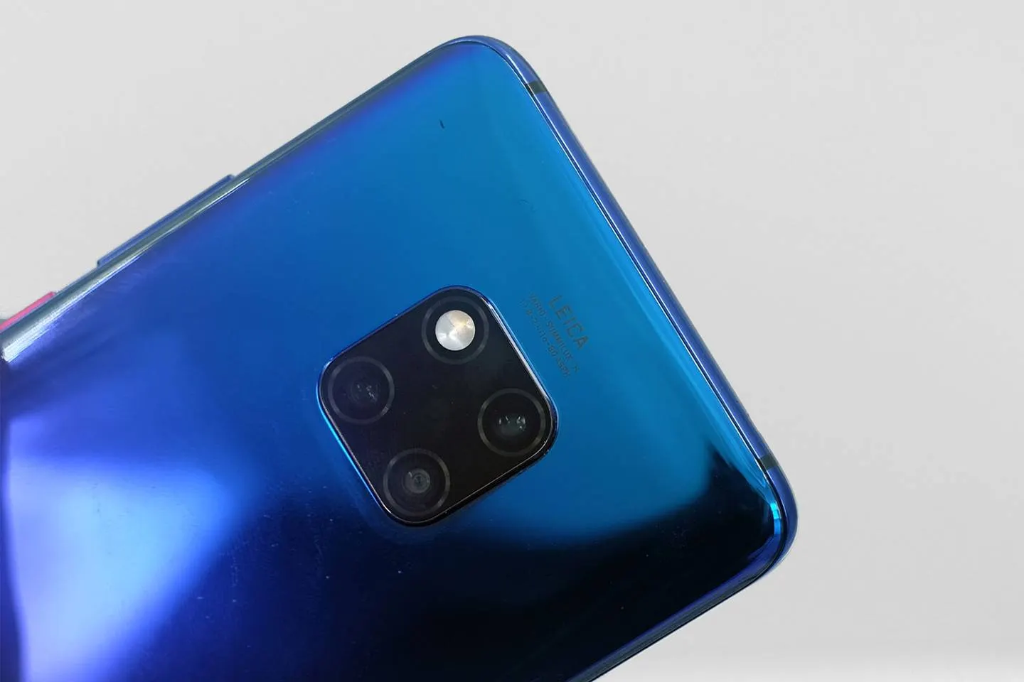 Презентованы дорогущие Huawei Mate 20 и Mate 20 Pro. Там лучшие камеры на рынке