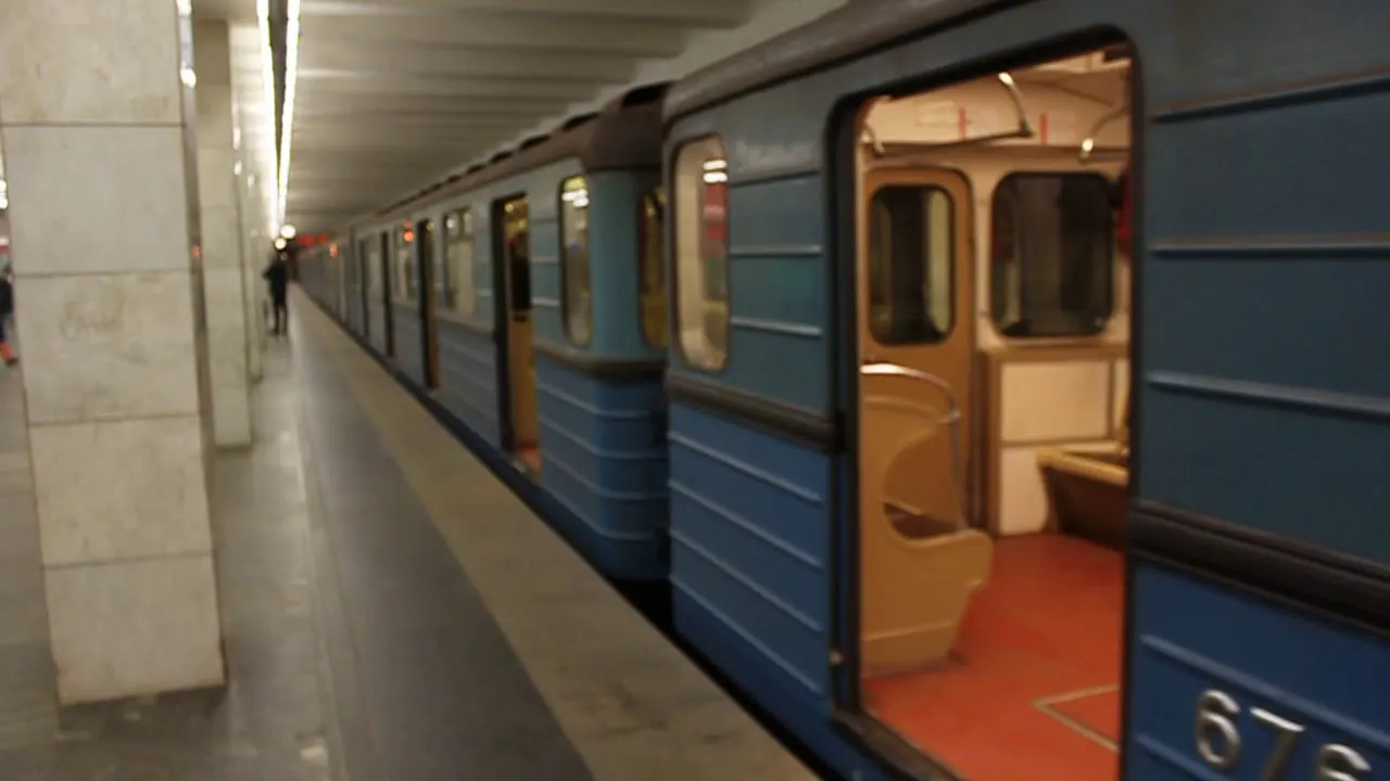 Сколько стоит секс в метро?