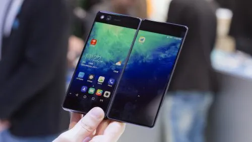 В Россию приехал ZTE Axon M – дорогая и уродливая раскладушка с двумя дисплеями