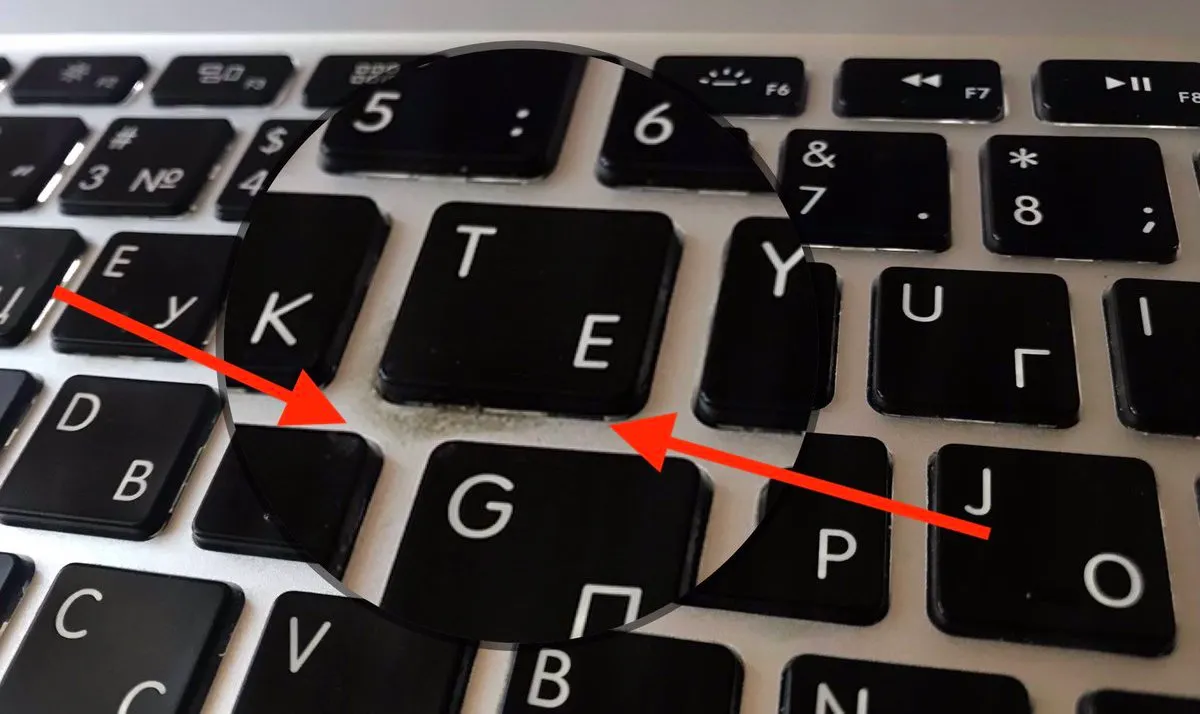 Почему клавиатура MacBook такая грязная. И как ее чистить?