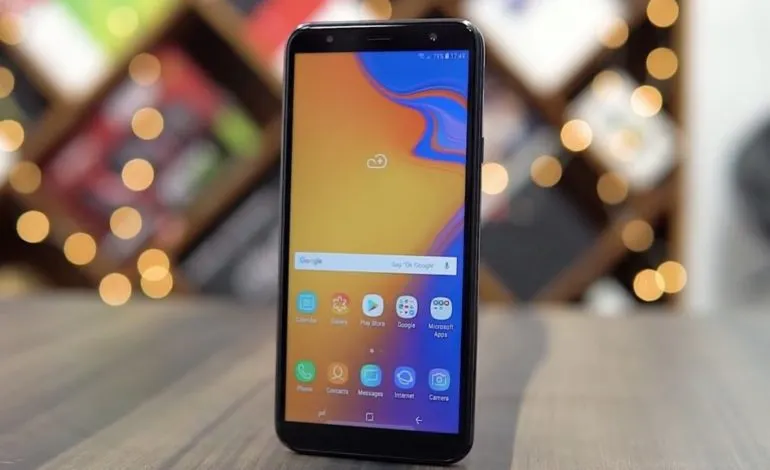 Каким не должен быть смартфон в 2018 году. Новый Samsung Galaxy собрал все минусы бюджетников