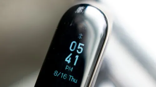 В России обожают Xiaomi Mi Band 3. И браслет наконец-то правда подешевел