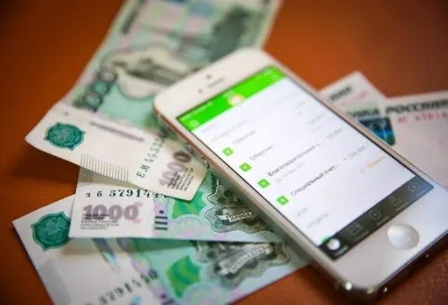 «Сбербанк» и другие банки блокируют карты за переводы на 1000 рублей. Почему? И что делать?