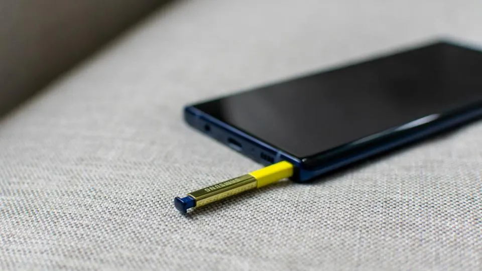 У Galaxy Note 10 будет экран дьявольского размера. С космическим разрешением