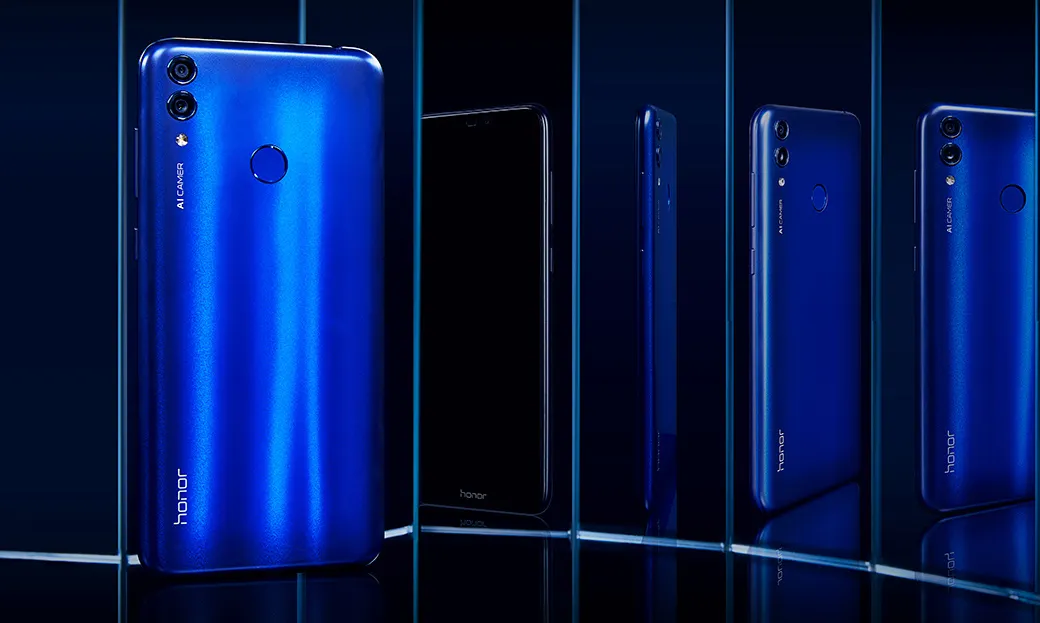 Huawei привезла в Россию Honor 8C. Он большой и дешевый