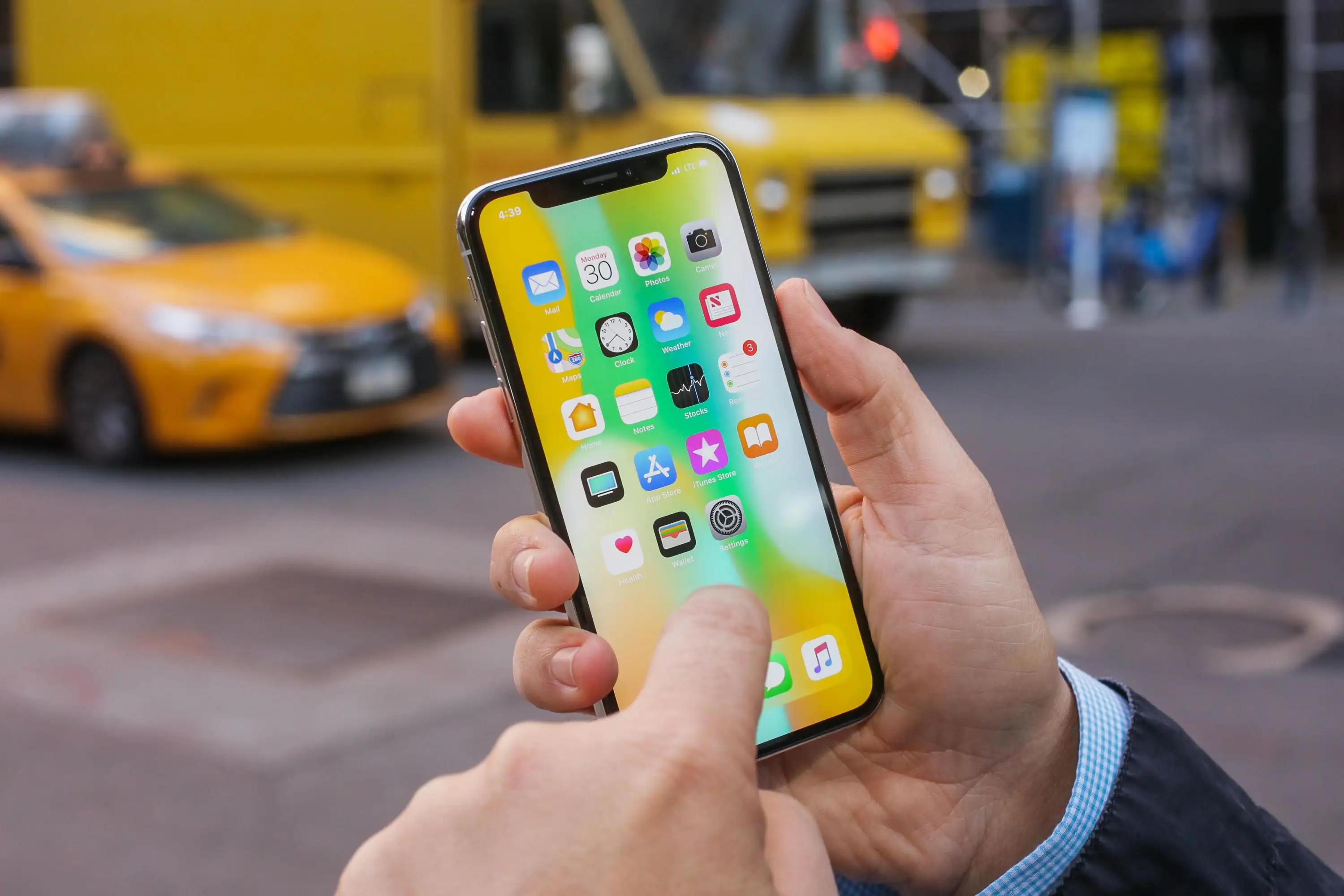 Как батарея iPhone X испортилась за год. И как ее бесплатно поменять