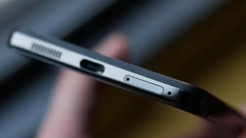 Essential Phone еще жив. Для него выпустили самый бесполезный аксессуар в мире