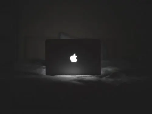 Как Apple запаривается по мелочам. 6 примеров – от перфекционизма Джобса до настоящего фонарика
