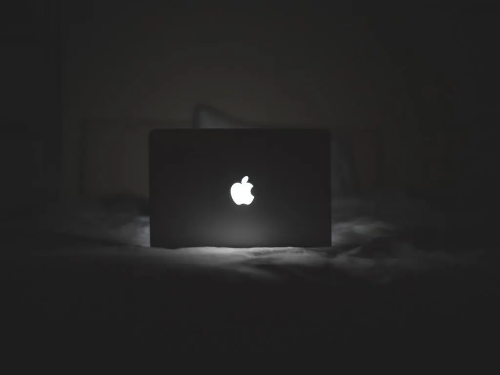 Как Apple запаривается по мелочам. 6 примеров – от перфекционизма Джобса до настоящего фонарика