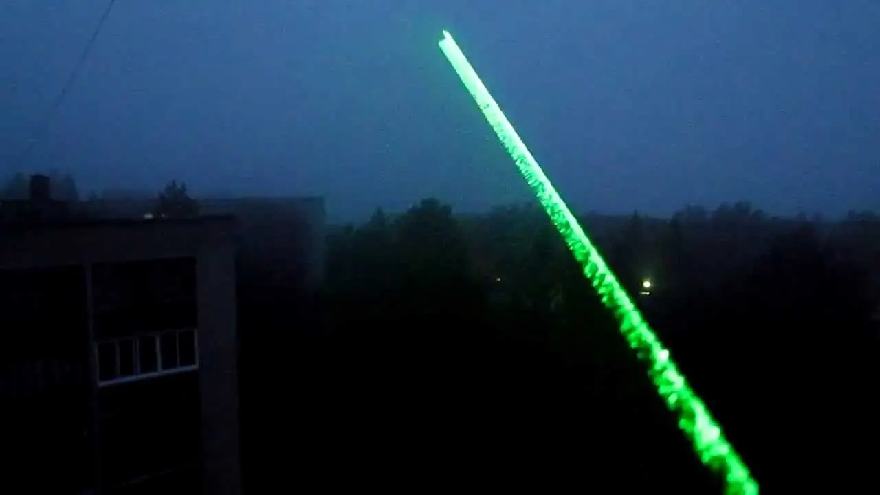 Лазерные указки из детства вернулись. Это классная и многофункциональная вещь