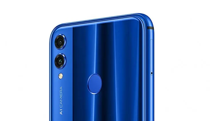 Huawei представила Honor 10 Lite. Он дешевый и небезнадежный, но флагман лучше