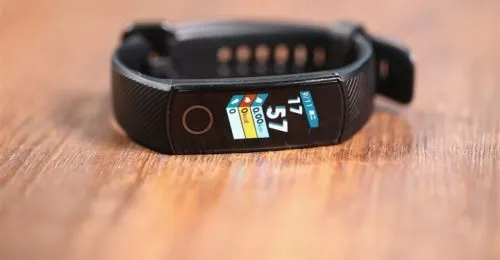 Huawei Honor Band 4 – лучший браслет с цветным экраном. За месяц он подешевел в два раза