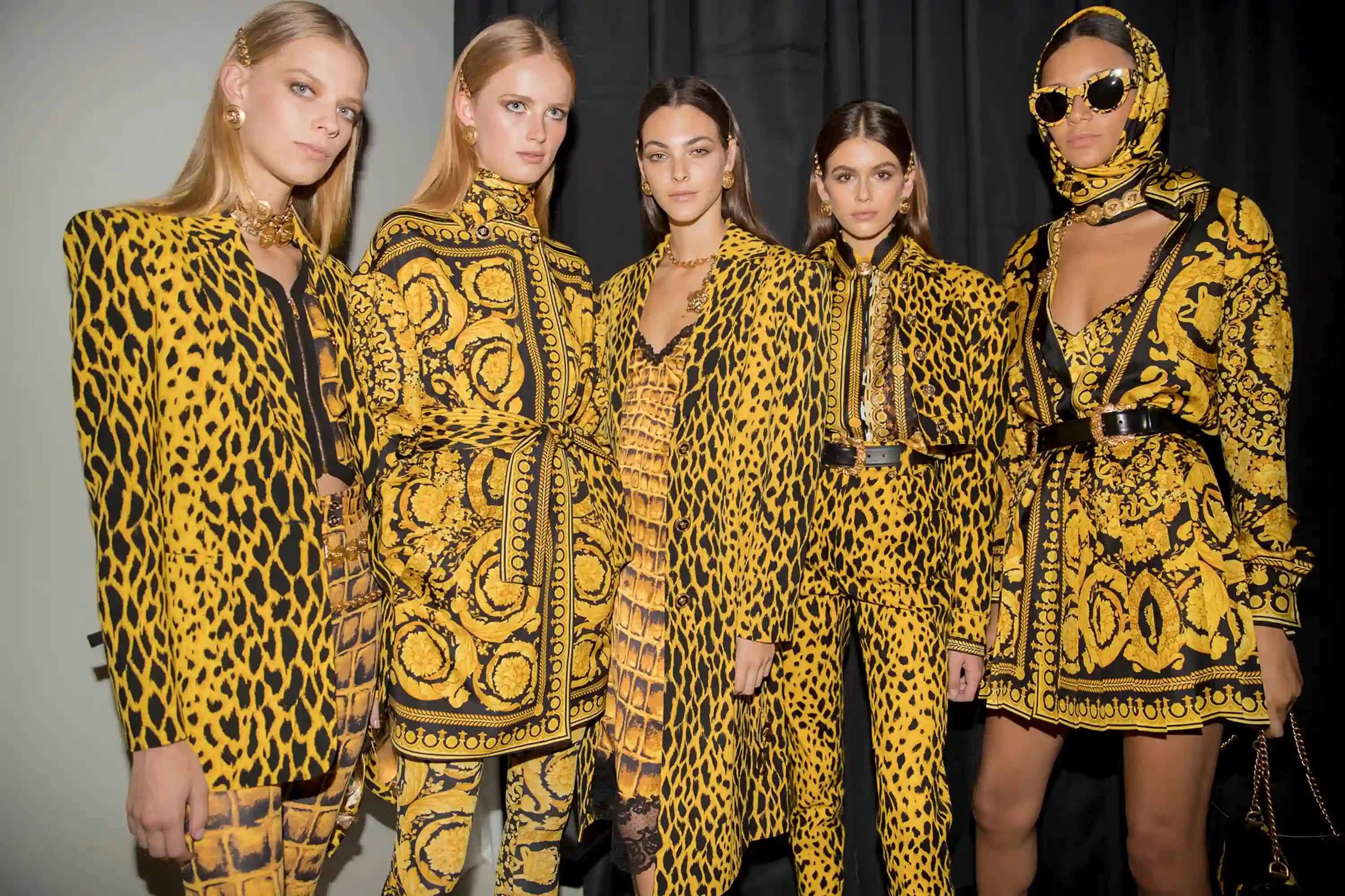 В интернете можно заказать гирю от Versace. Это очень дорогие 10 килограммов чугуна