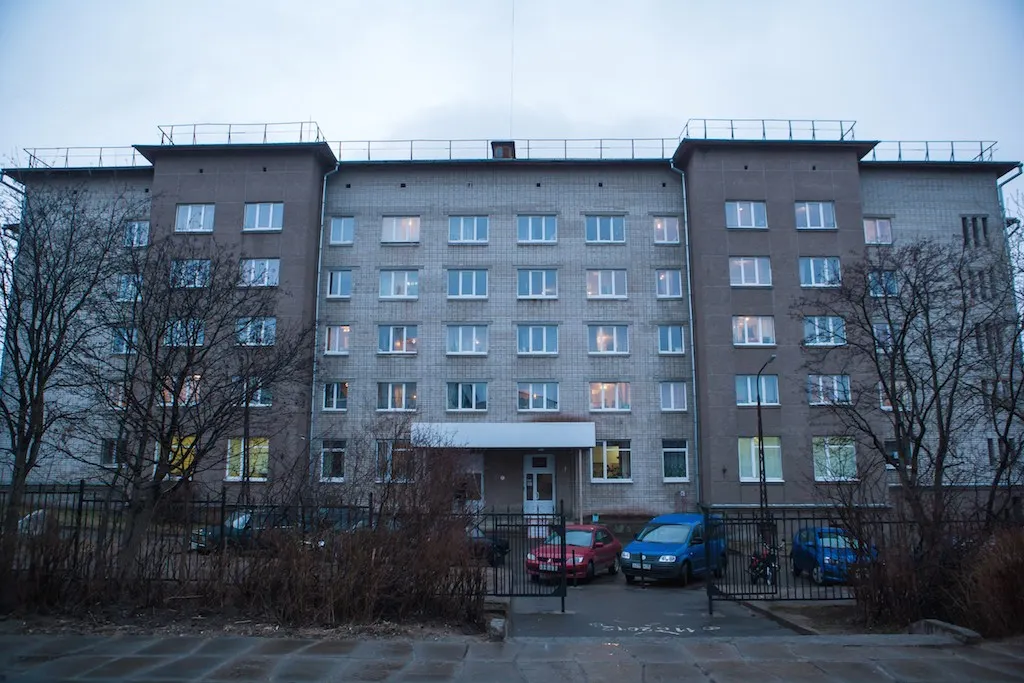 В Петербурге продают монструозную квартиру. Там 58 комнат и 12 туалетов