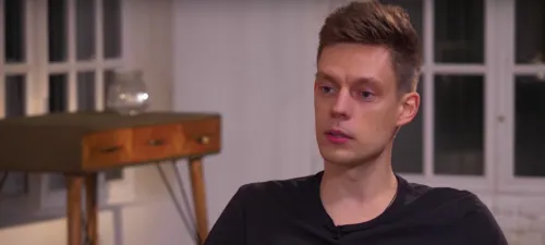 Дудь скатился до ноунеймов. Он всё чаще делает рекламу вместо интервью
