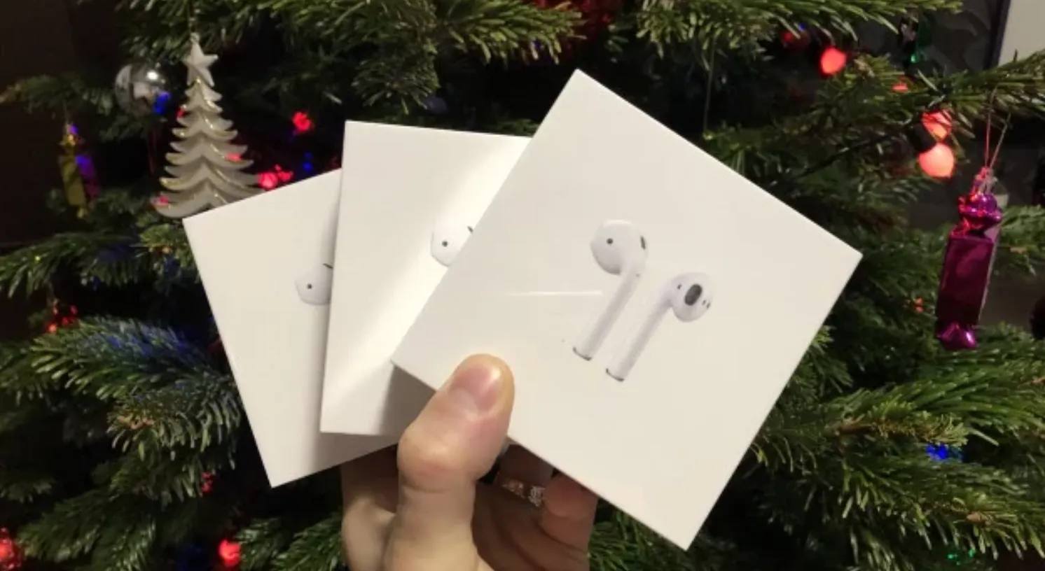 AirPods невозможно купить на Новый год. Наушников тупо нигде нет в продаже