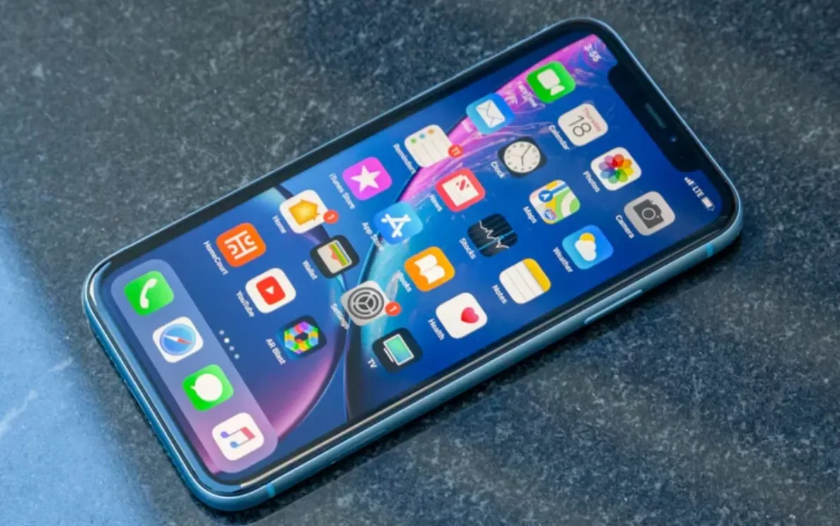 Тайна чехлов для iPhone XR. Почему Apple их не выпускает?