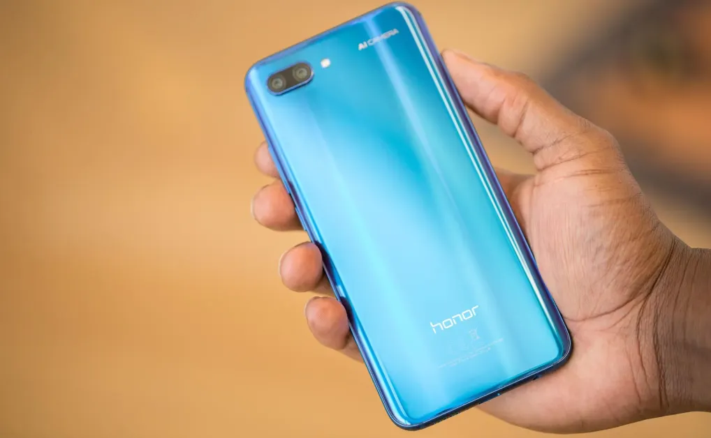 Где купить самый дешевый Honor 10? Изучаем предложения