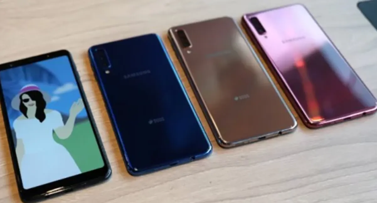 Galaxy A9 с четырьмя камерами провалился. Он вообще никому не нужен
