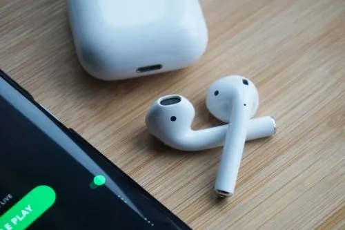 Покупаете AirPods – не попадитесь. В Россию завезли фейковую партию наушников