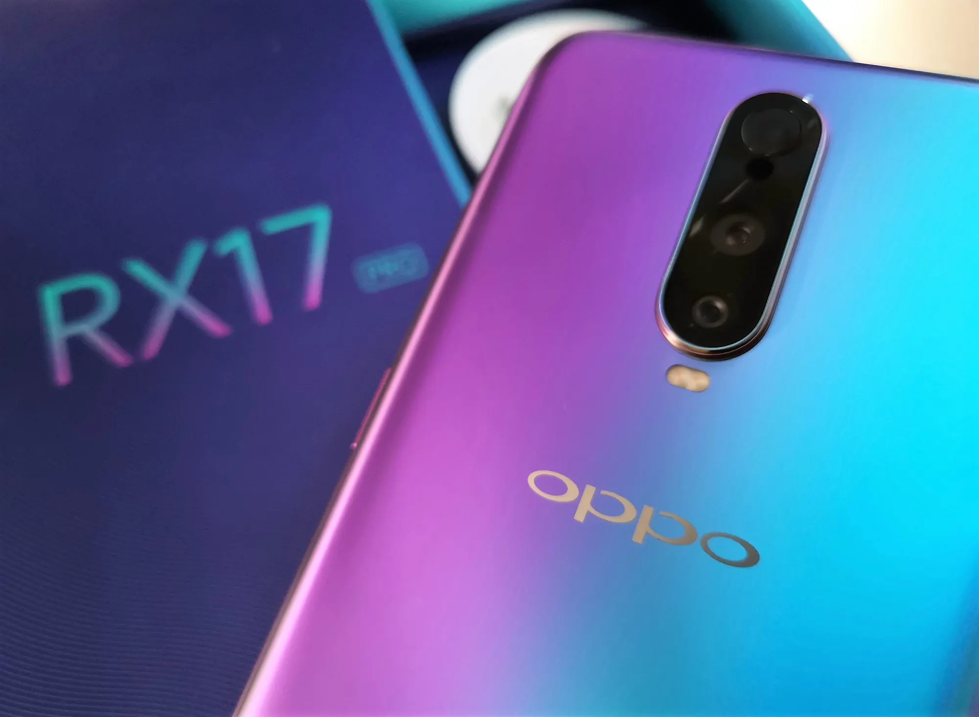 OPPO R17 Pro мог стать главным смартфоном года. Подвела жадность
