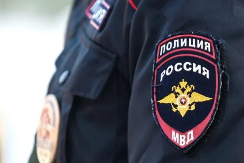 Пьяный коп якобы избил хозяина собаки без намордника. Хованский назвал полицейского героем