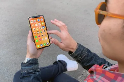 iPhone X порван. XR – новый король рынка