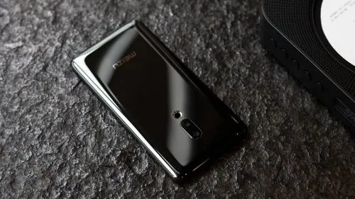 Meizu Zero – первый смарт без единой дырки. Нет ни динамиков, ни даже отверстия в экране