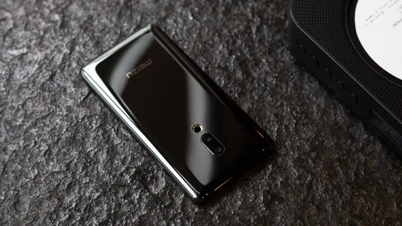 Бездырочный гаджет Meizu – нелепая шляпа. Из плюсов – только NFC