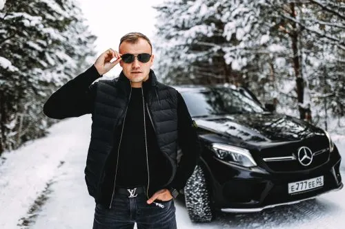 Владелец паблика «Типичный миллионер» попал на уголовку. Он показывал бизнес-уроки за 8 тысяч рублей