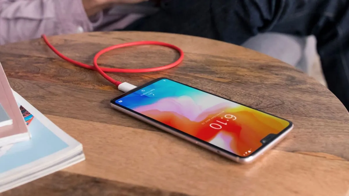 У OnePlus 6T проблемы. Гаджет моментально разряжается