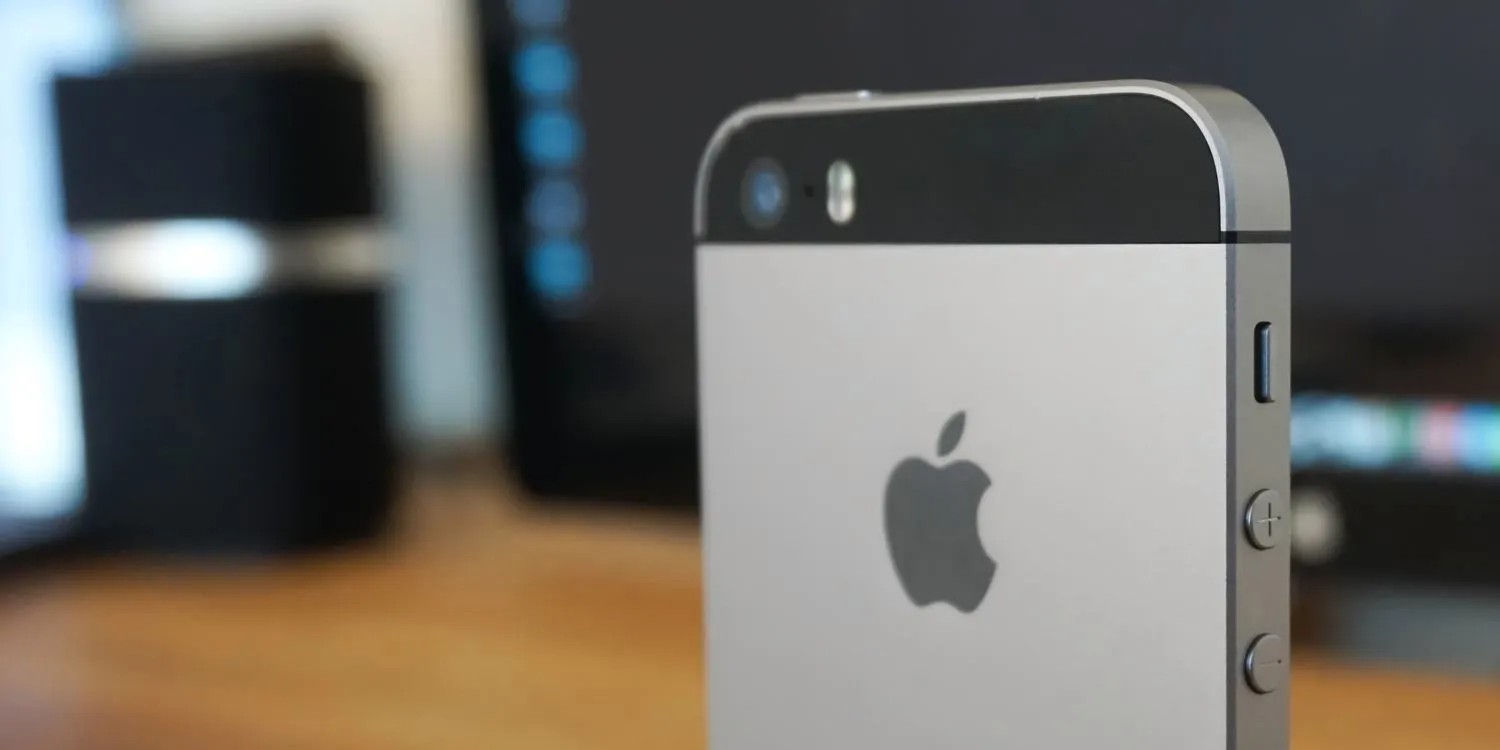 NFС – главная причина купить iPhone SE. Это лучшая замена кошельку и второму телефону