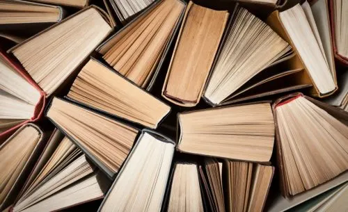«Андеграунда не существует». 5 книг, которые меняют отношение к привычным вещам