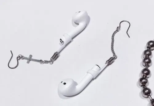 Как точно не потерять AirPods? Лайфхак для девушек (и не только)