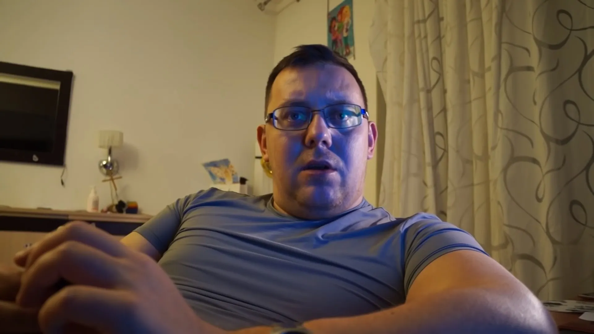 «Возить нищебродов некому». Таксист-гангстер сражается против заказов по 100 рублей