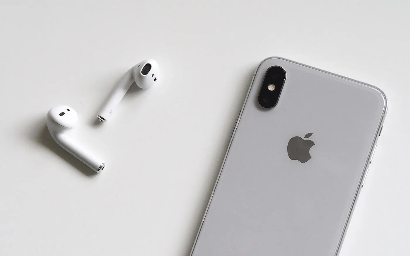 В 2018 году AirPods стали популярнее в России в 6 раз. Весь рынок тоже мощно вырос