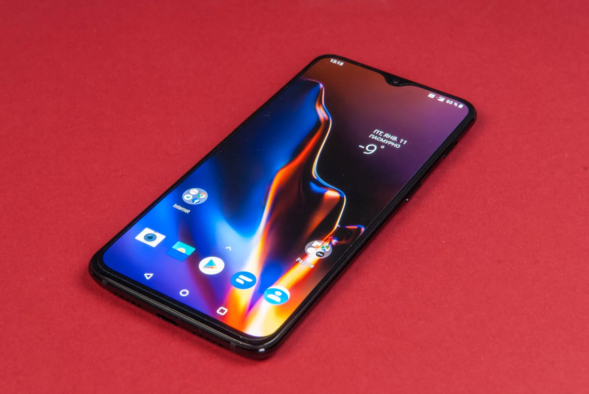 OnePlus 6T – лучший смартфон 2018 года. В пятерку вошли iPhone XR и XS Max