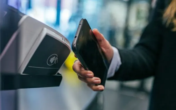 Каждый третий проданный в России смарт – с NFC. Ну, что, фаны Xiaomi, этот чип не нужен?