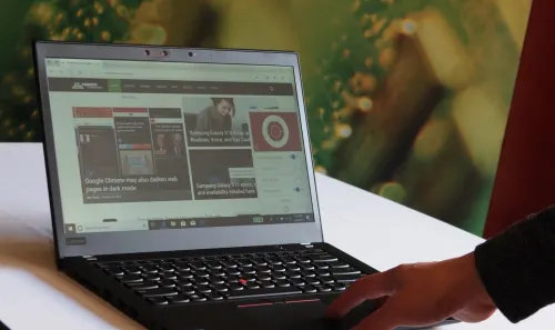 Lenovo презентовала крутой ультрабук. Он дешевле MacBook Air и работает на 5 часов дольше