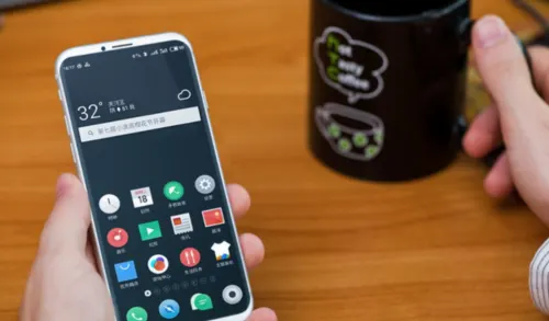 У Meizu выйдет флагман с огромным экраном. Больше, чем в Galaxy Note