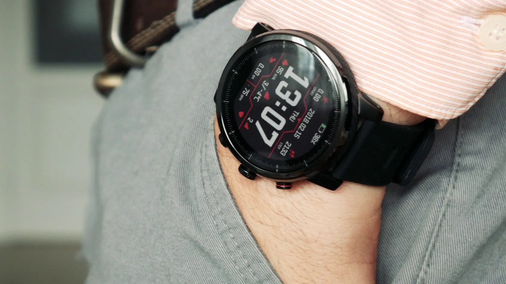 Самые дорогие смарт-часы Amazfit отдают по скидке. Это не игрушечный Mi Band, а настоящий спортивный гаджет